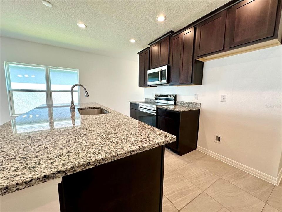 For Rent: $2,299 (4 beds, 2 baths, 1532 Square Feet)