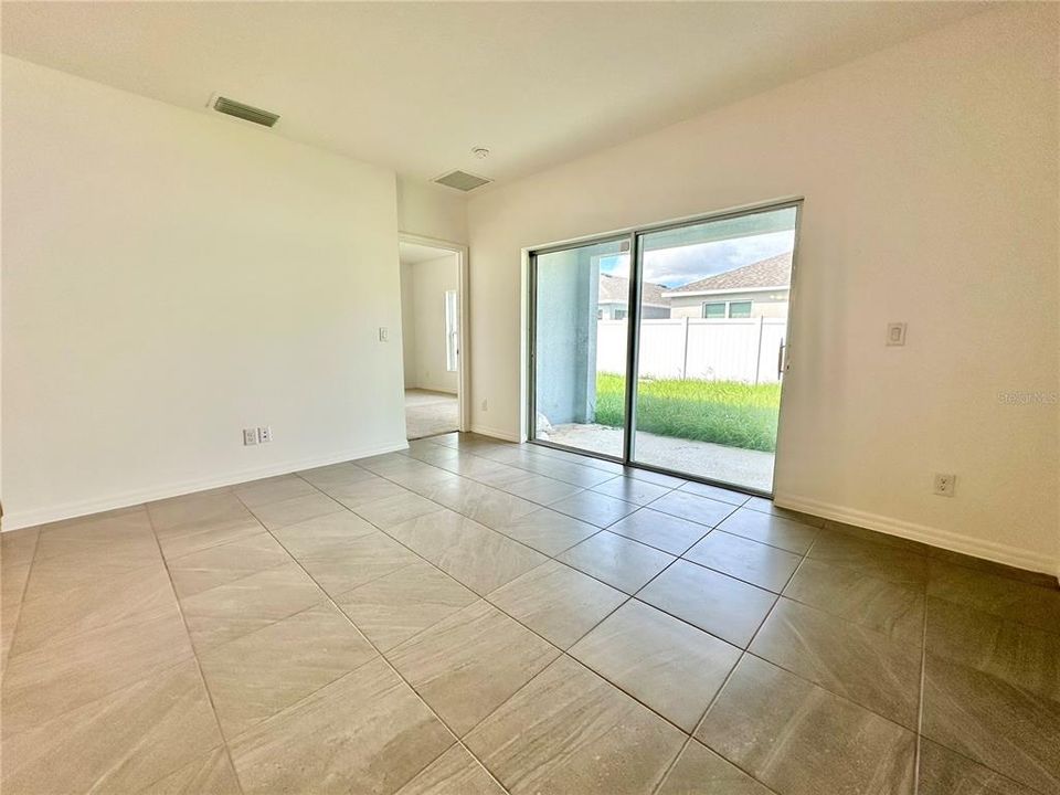 For Rent: $2,299 (4 beds, 2 baths, 1532 Square Feet)