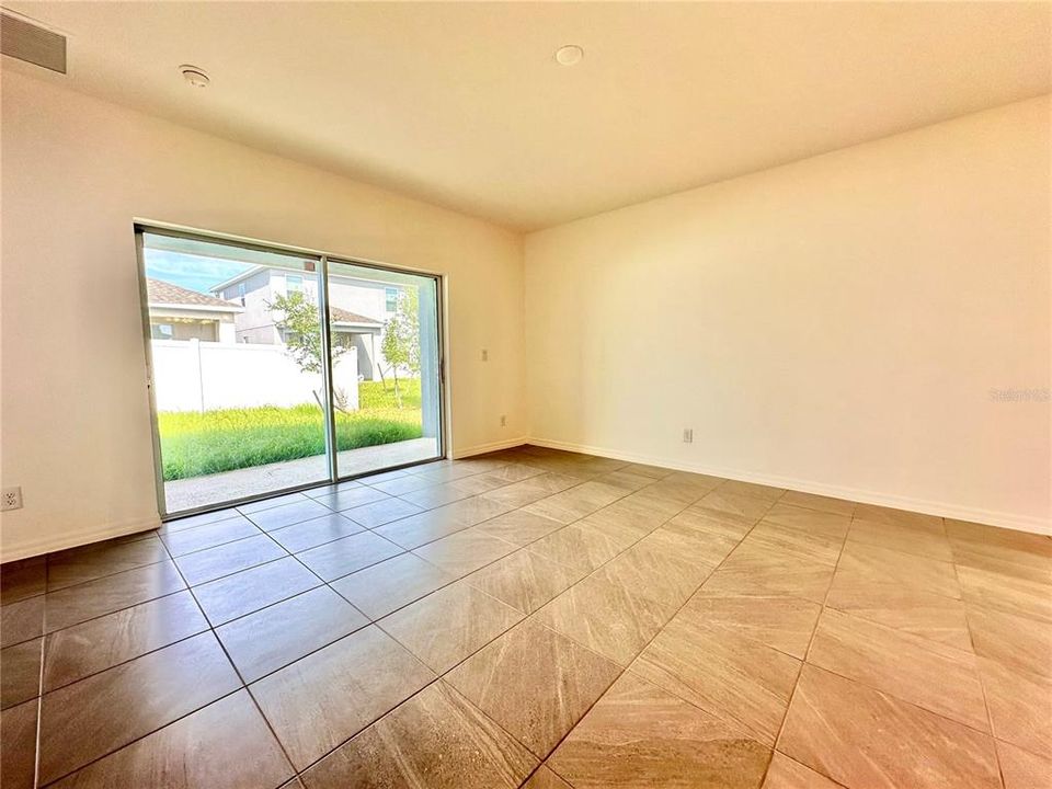 For Rent: $2,299 (4 beds, 2 baths, 1532 Square Feet)