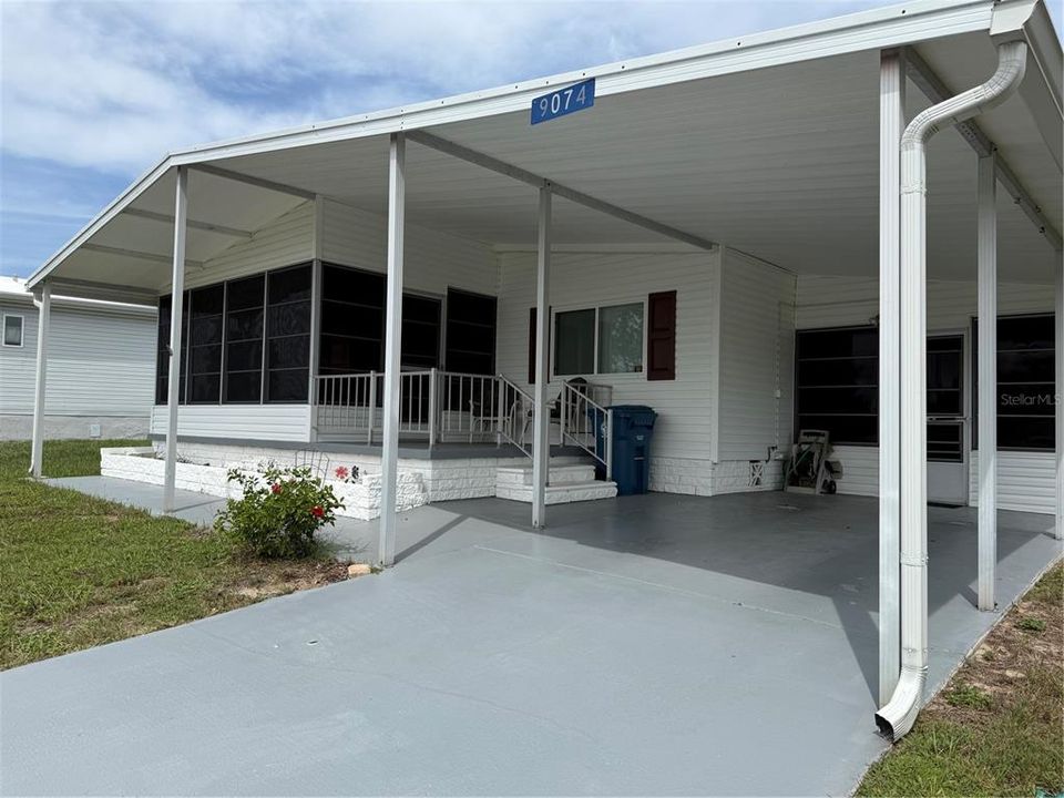 Active With Contract: $147,900 (2 beds, 2 baths, 960 Square Feet)