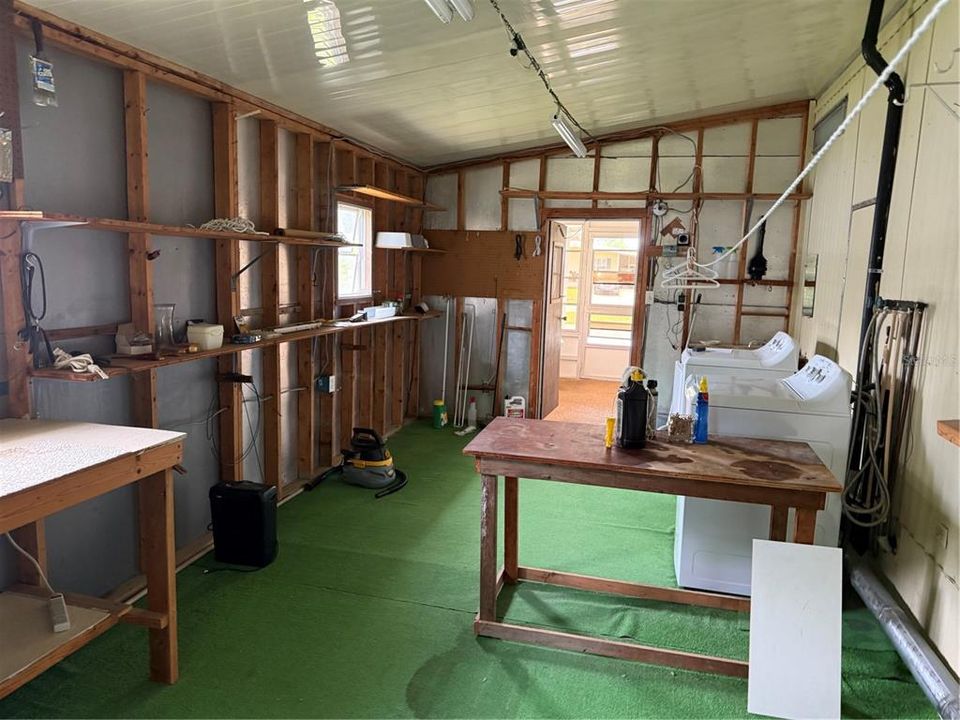 Active With Contract: $147,900 (2 beds, 2 baths, 960 Square Feet)