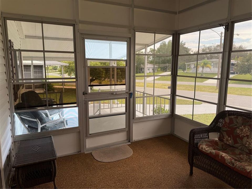 Active With Contract: $147,900 (2 beds, 2 baths, 960 Square Feet)