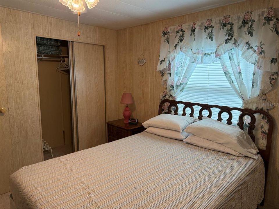 Active With Contract: $147,900 (2 beds, 2 baths, 960 Square Feet)