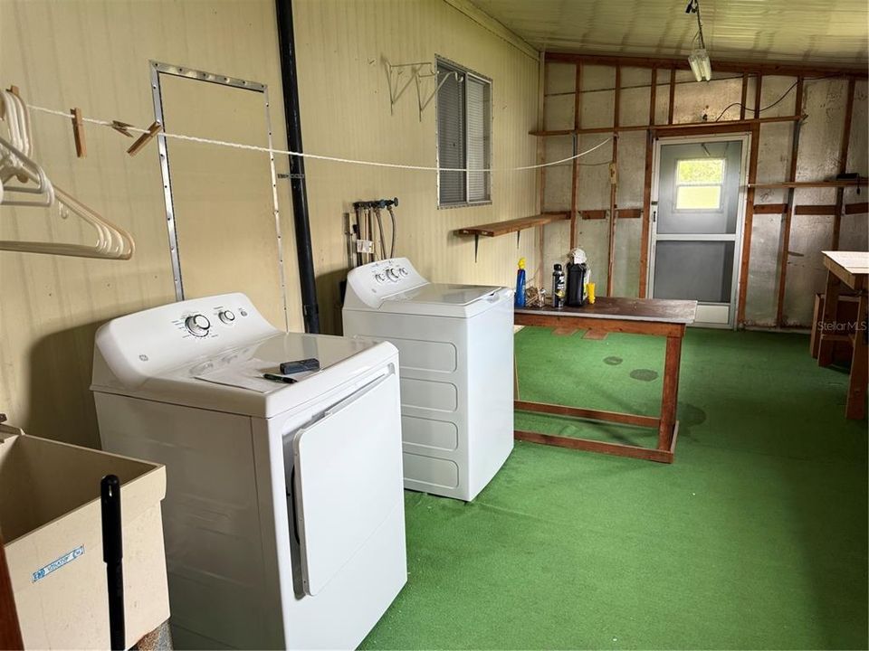 Active With Contract: $147,900 (2 beds, 2 baths, 960 Square Feet)