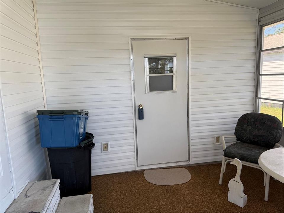 Active With Contract: $147,900 (2 beds, 2 baths, 960 Square Feet)