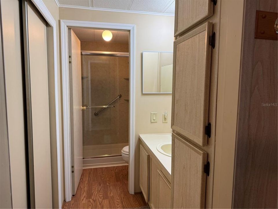 Active With Contract: $147,900 (2 beds, 2 baths, 960 Square Feet)