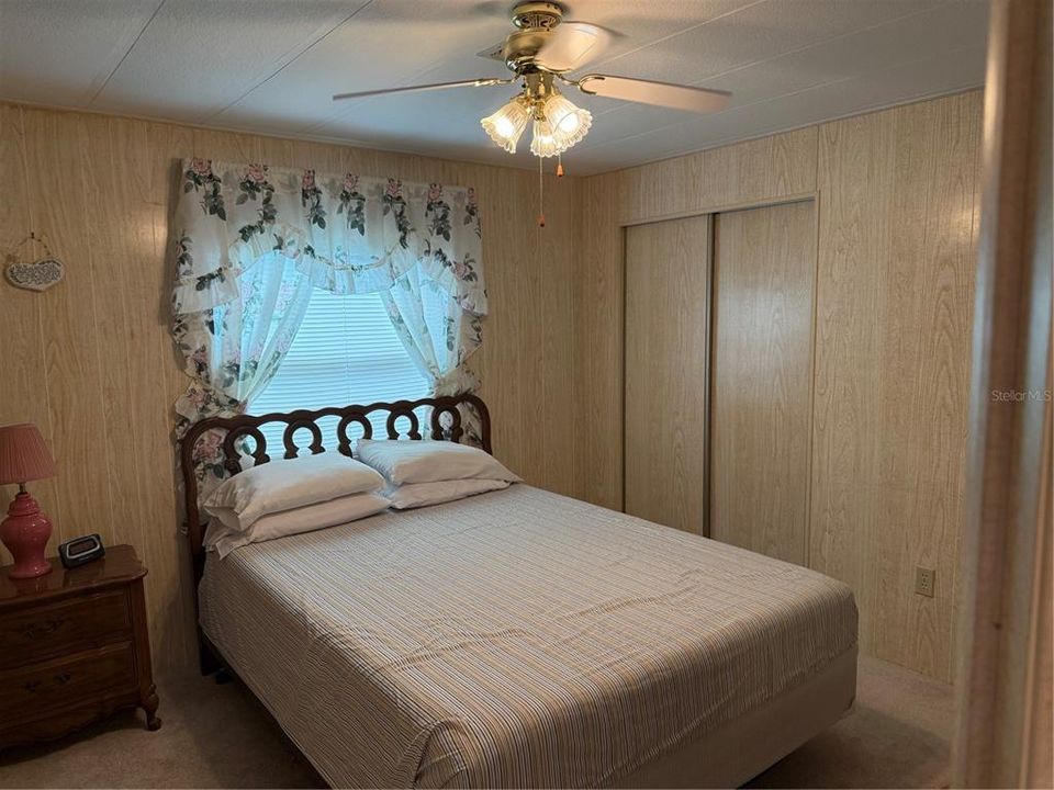 Active With Contract: $147,900 (2 beds, 2 baths, 960 Square Feet)