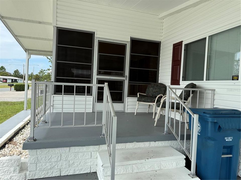 Active With Contract: $147,900 (2 beds, 2 baths, 960 Square Feet)