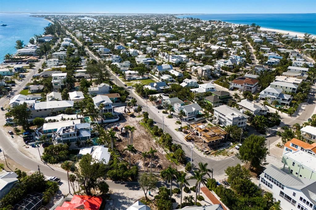 待售: $1,650,000 (0.23 acres)