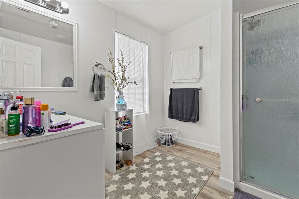 For Sale: $189,900 (3 beds, 2 baths, 1064 Square Feet)