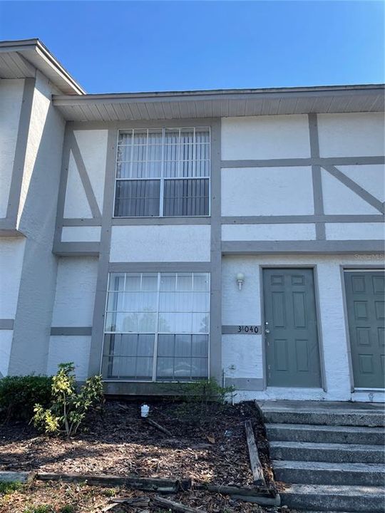 出租: $1,325 (2 贝兹, 1 浴室, 992 平方英尺)