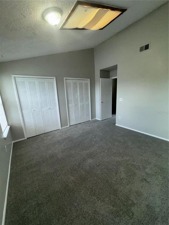 出租: $1,325 (2 贝兹, 1 浴室, 992 平方英尺)