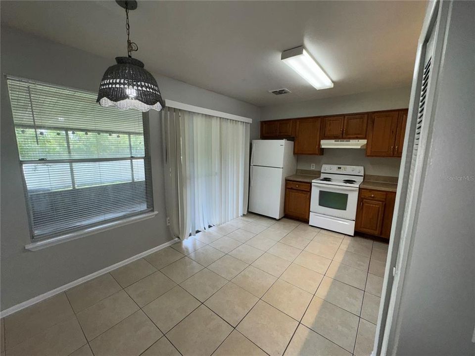 出租: $1,325 (2 贝兹, 1 浴室, 992 平方英尺)