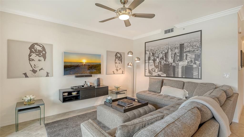 待售: $325,000 (2 贝兹, 2 浴室, 1142 平方英尺)