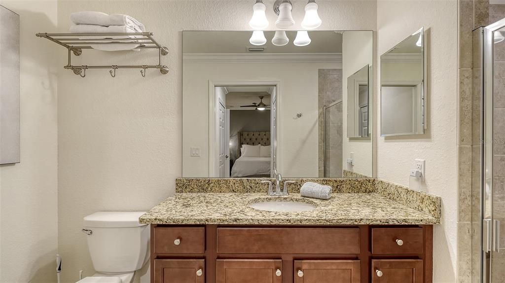 待售: $325,000 (2 贝兹, 2 浴室, 1142 平方英尺)