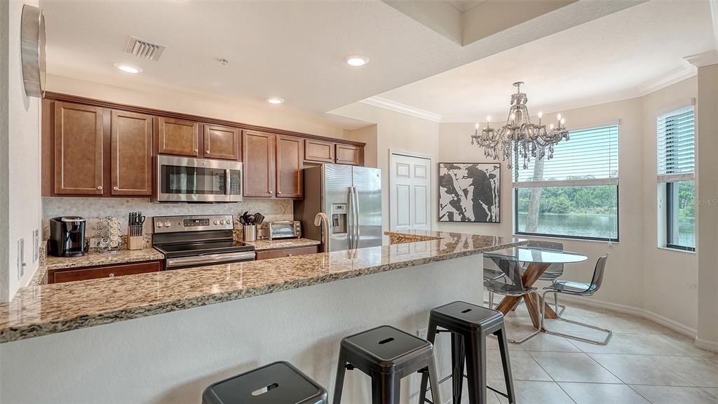 待售: $325,000 (2 贝兹, 2 浴室, 1142 平方英尺)