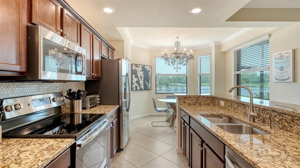 待售: $325,000 (2 贝兹, 2 浴室, 1142 平方英尺)