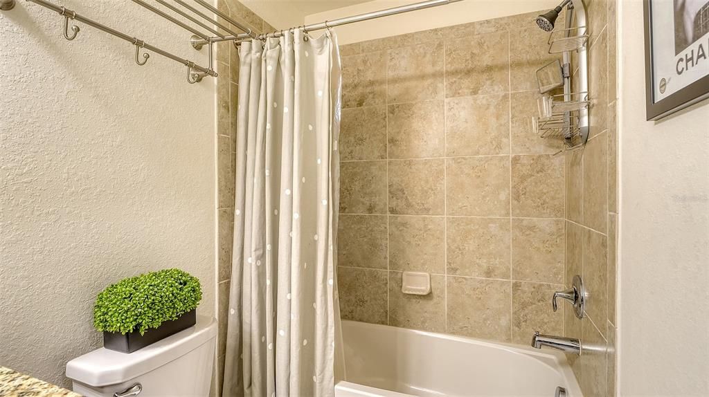 待售: $325,000 (2 贝兹, 2 浴室, 1142 平方英尺)