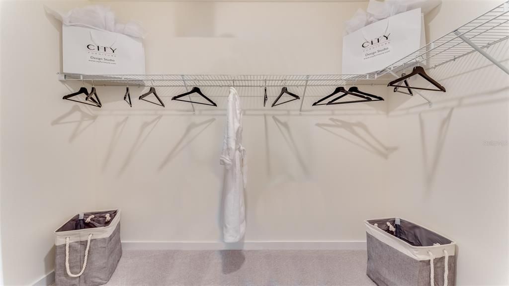 For Sale: $530,000 (5 beds, 3 baths, 2605 Square Feet)