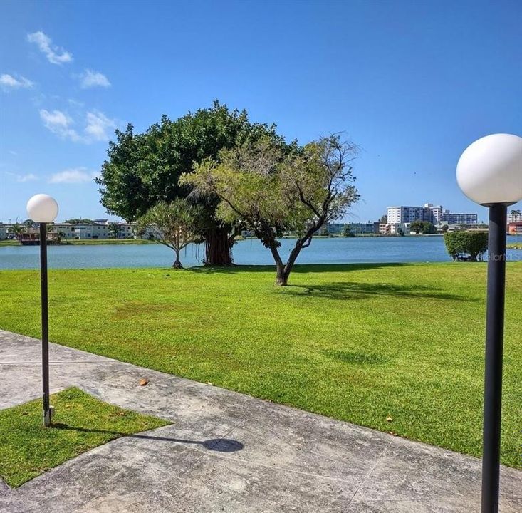 For Sale: $135,000 (1 beds, 1 baths, 909 Square Feet)