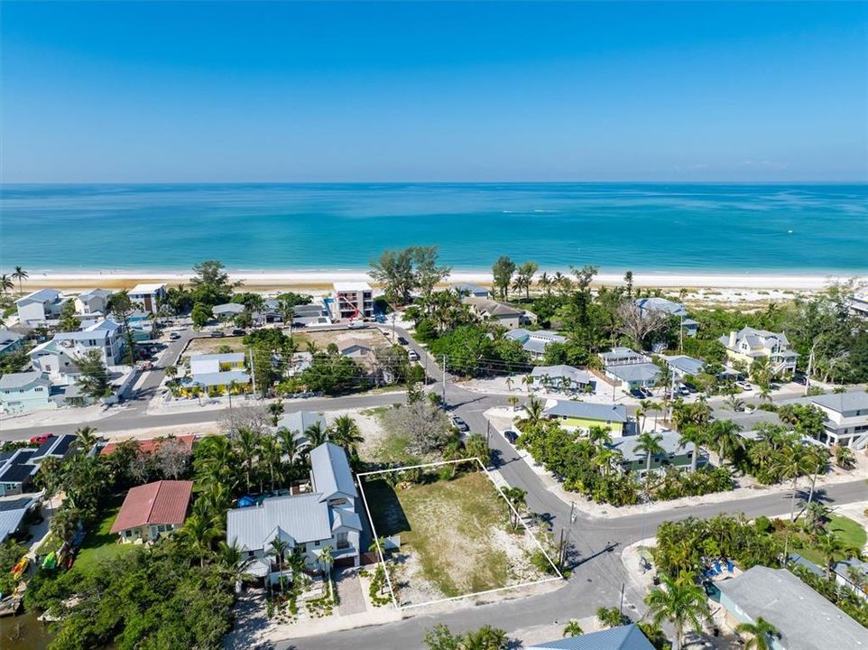 最近售出: $1,295,000 (0.17 acres)