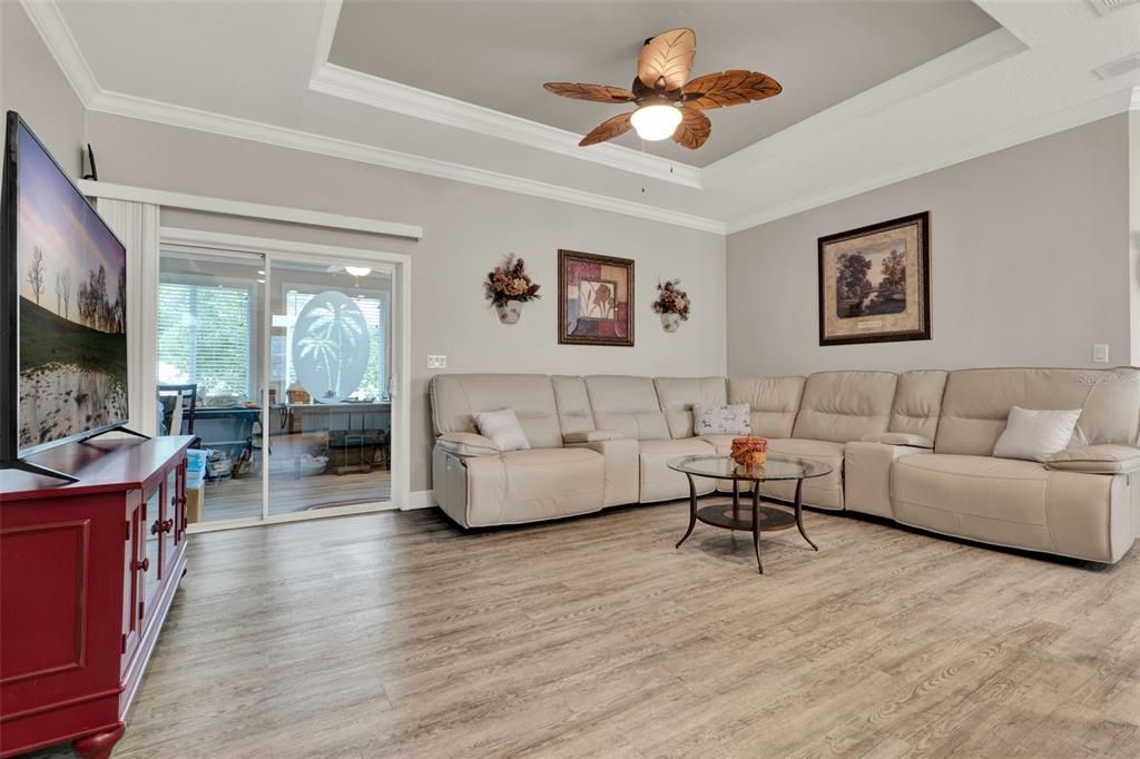 На продажу: $255,000 (3 спален, 2 ванн, 2182 Квадратных фут)