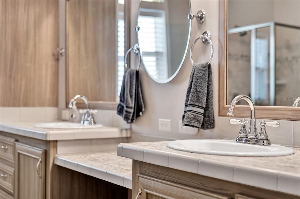 На продажу: $255,000 (3 спален, 2 ванн, 2182 Квадратных фут)