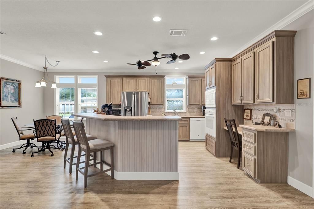 На продажу: $255,000 (3 спален, 2 ванн, 2182 Квадратных фут)