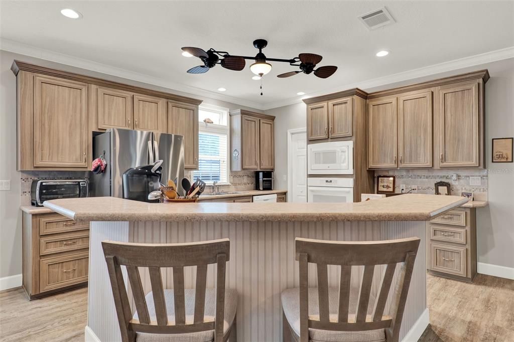 На продажу: $255,000 (3 спален, 2 ванн, 2182 Квадратных фут)