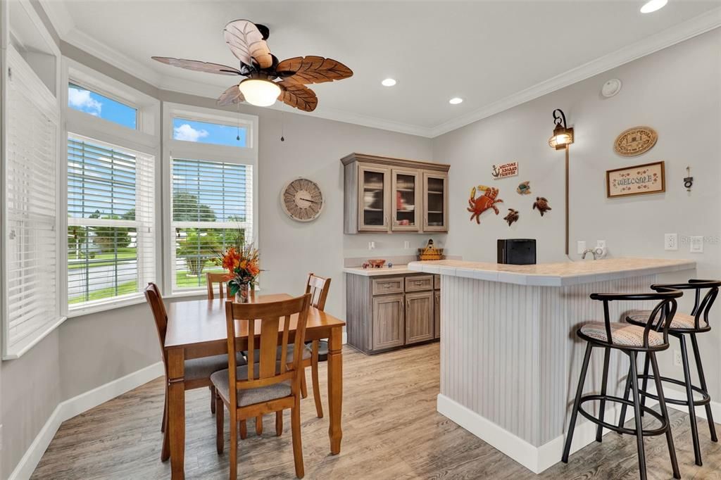 На продажу: $255,000 (3 спален, 2 ванн, 2182 Квадратных фут)