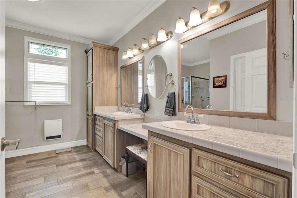 На продажу: $255,000 (3 спален, 2 ванн, 2182 Квадратных фут)