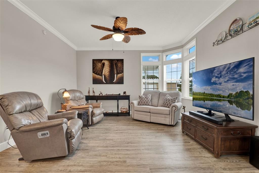 На продажу: $255,000 (3 спален, 2 ванн, 2182 Квадратных фут)