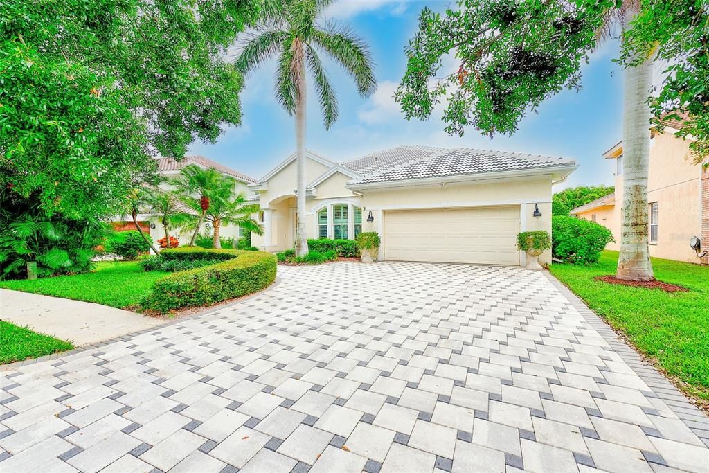 For Sale: $1,150,000 (3 beds, 3 baths, 3065 Square Feet)