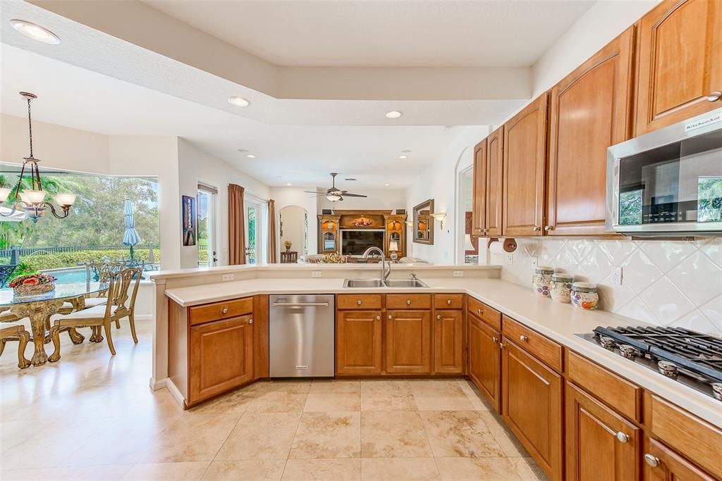 For Sale: $1,150,000 (3 beds, 3 baths, 3065 Square Feet)