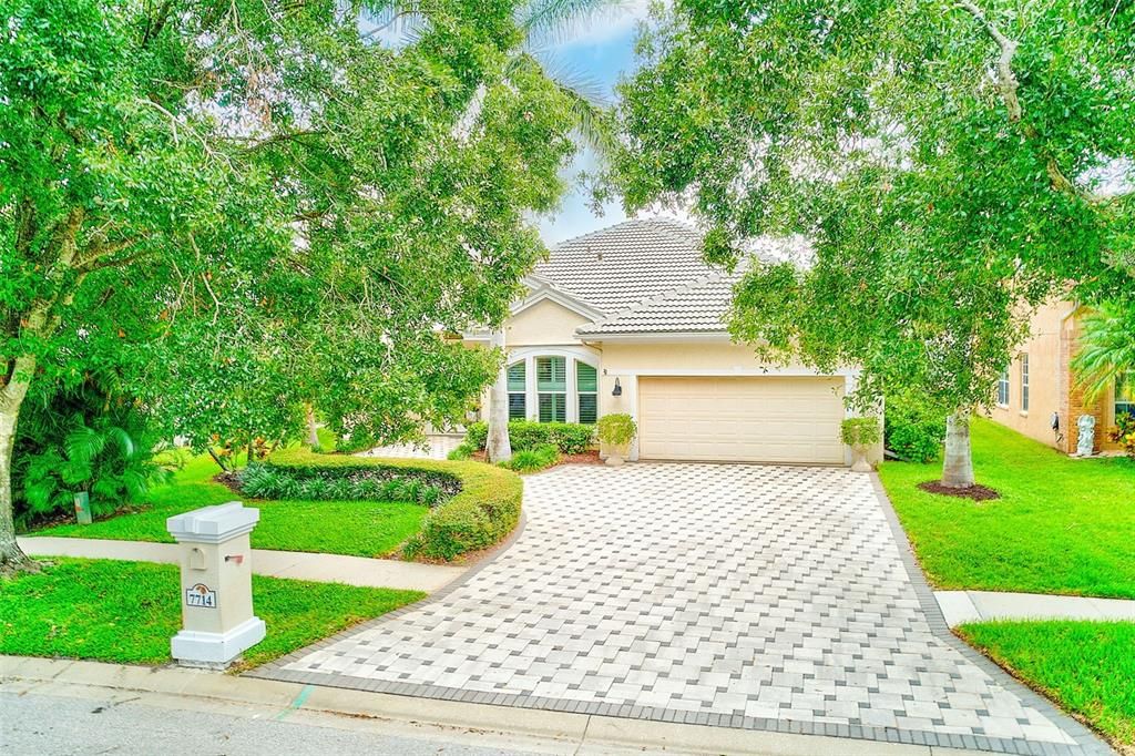 For Sale: $1,150,000 (3 beds, 3 baths, 3065 Square Feet)