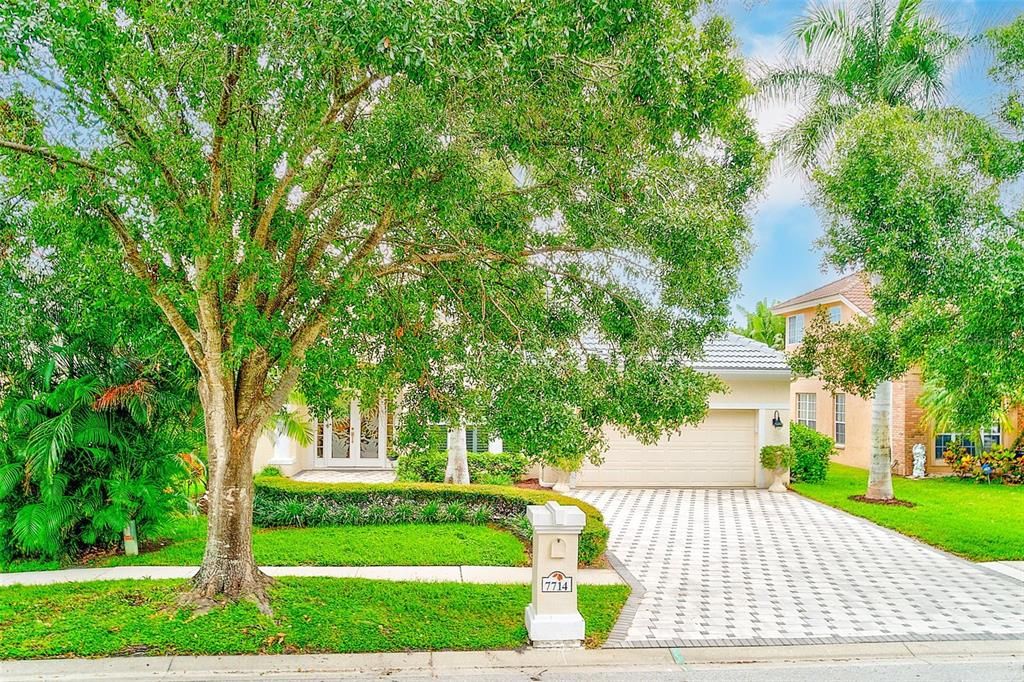 For Sale: $1,150,000 (3 beds, 3 baths, 3065 Square Feet)