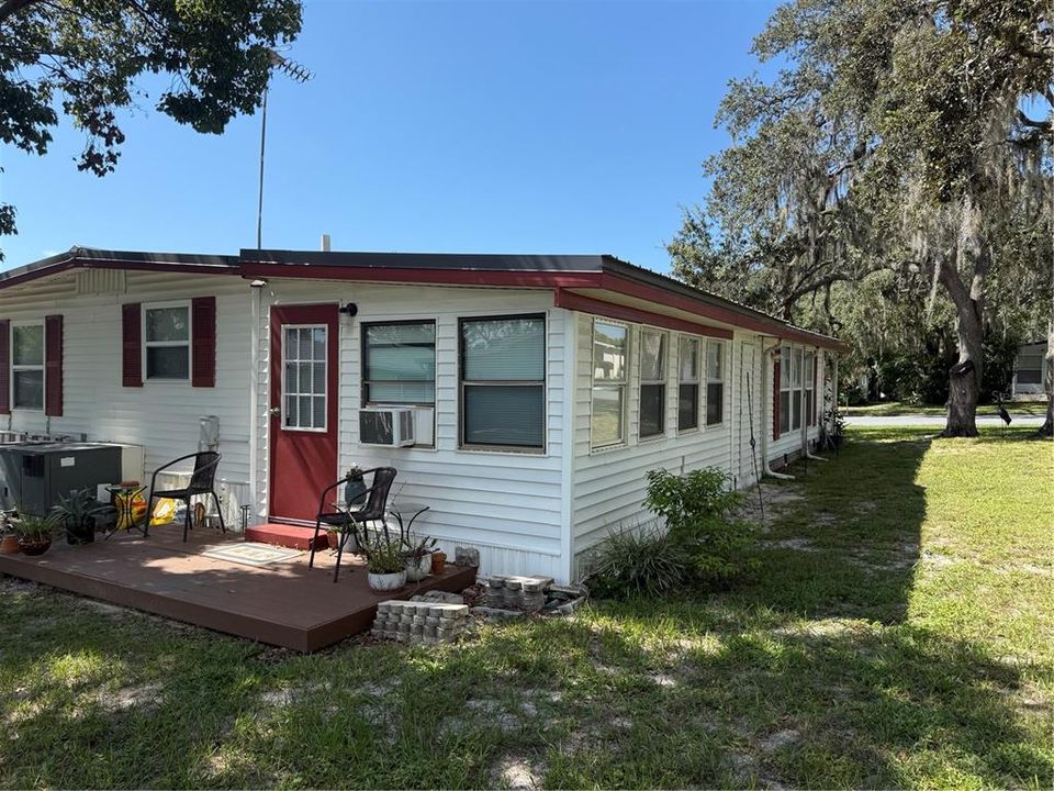 合同活跃: $149,900 (2 贝兹, 2 浴室, 1009 平方英尺)