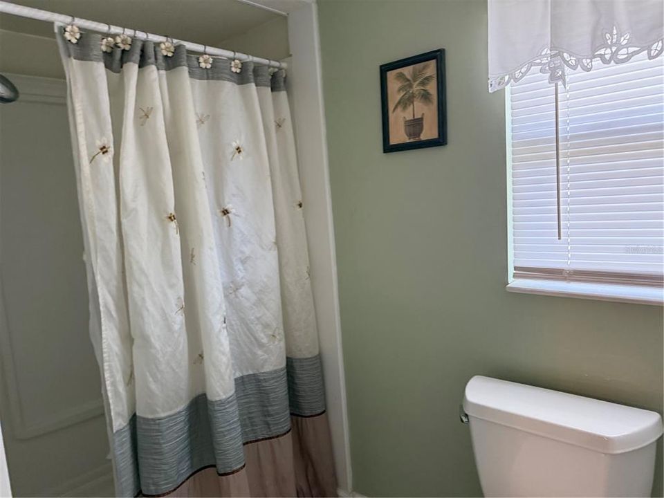 合同活跃: $149,900 (2 贝兹, 2 浴室, 1009 平方英尺)