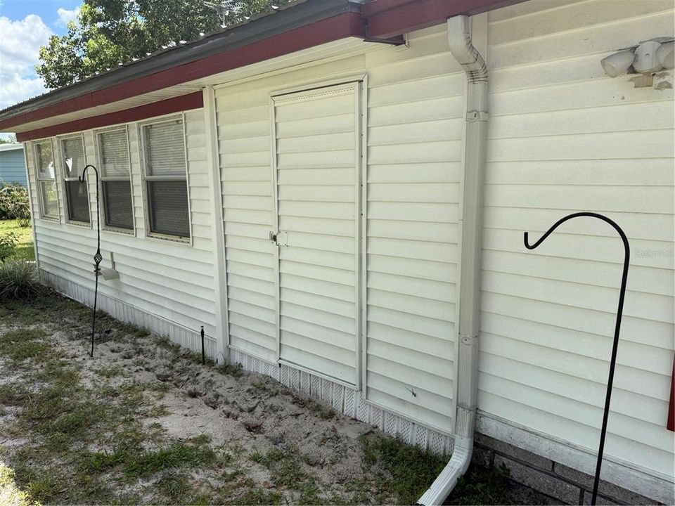 合同活跃: $149,900 (2 贝兹, 2 浴室, 1009 平方英尺)