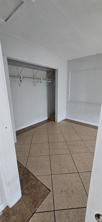 出租: $1,700 (3 贝兹, 1 浴室, 1240 平方英尺)