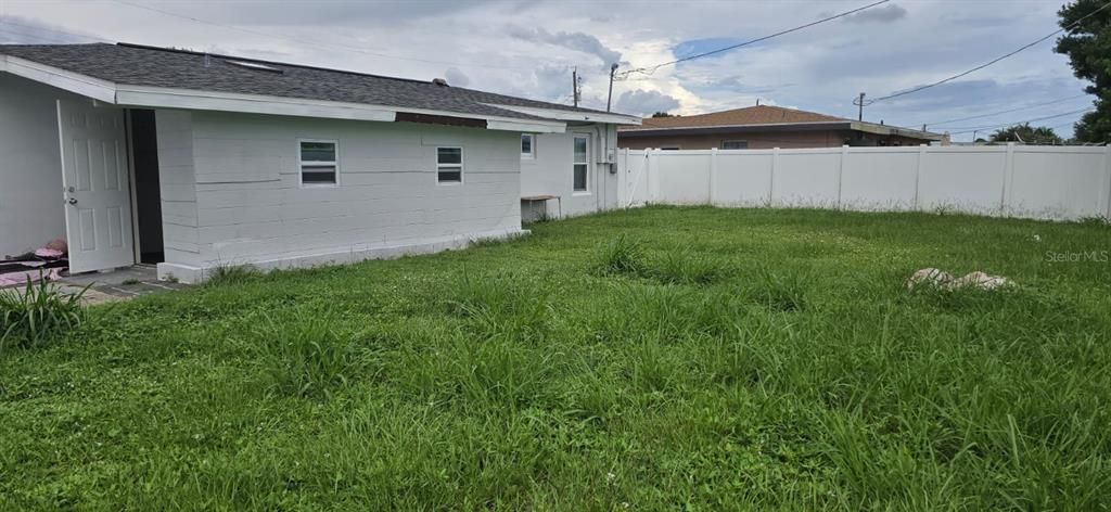 出租: $1,700 (3 贝兹, 1 浴室, 1240 平方英尺)