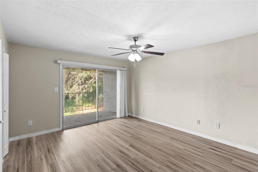 Active With Contract: $100,000 (2 beds, 1 baths, 1164 Square Feet)