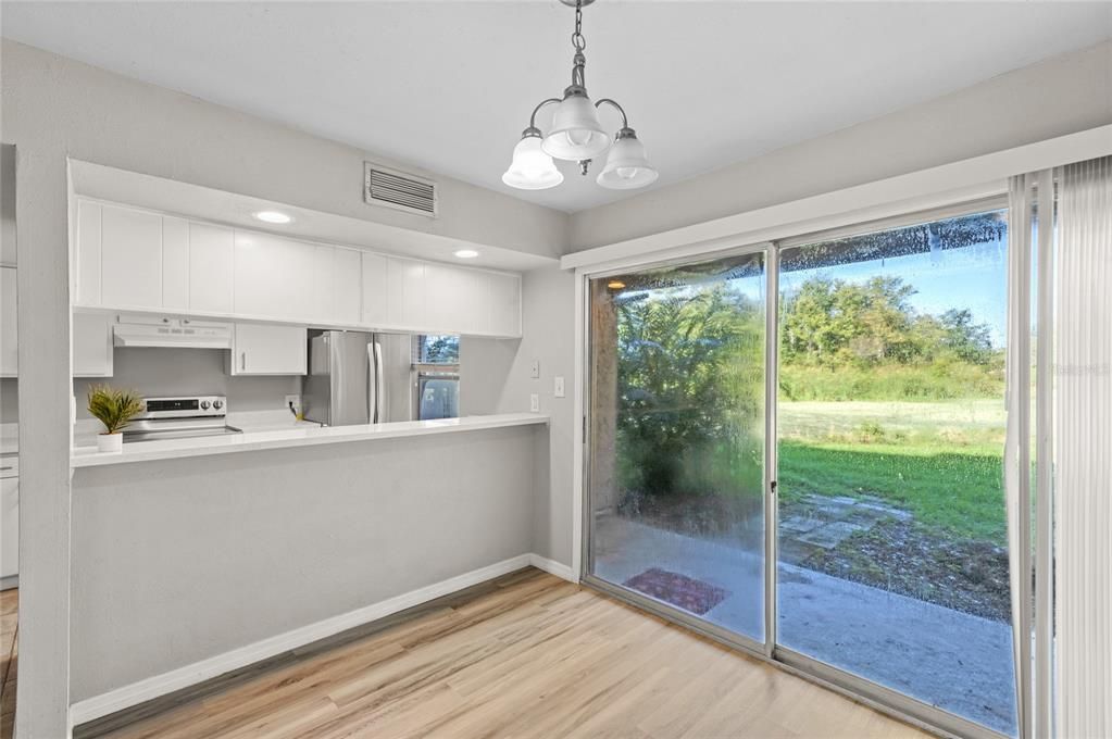 Active With Contract: $100,000 (2 beds, 1 baths, 1164 Square Feet)