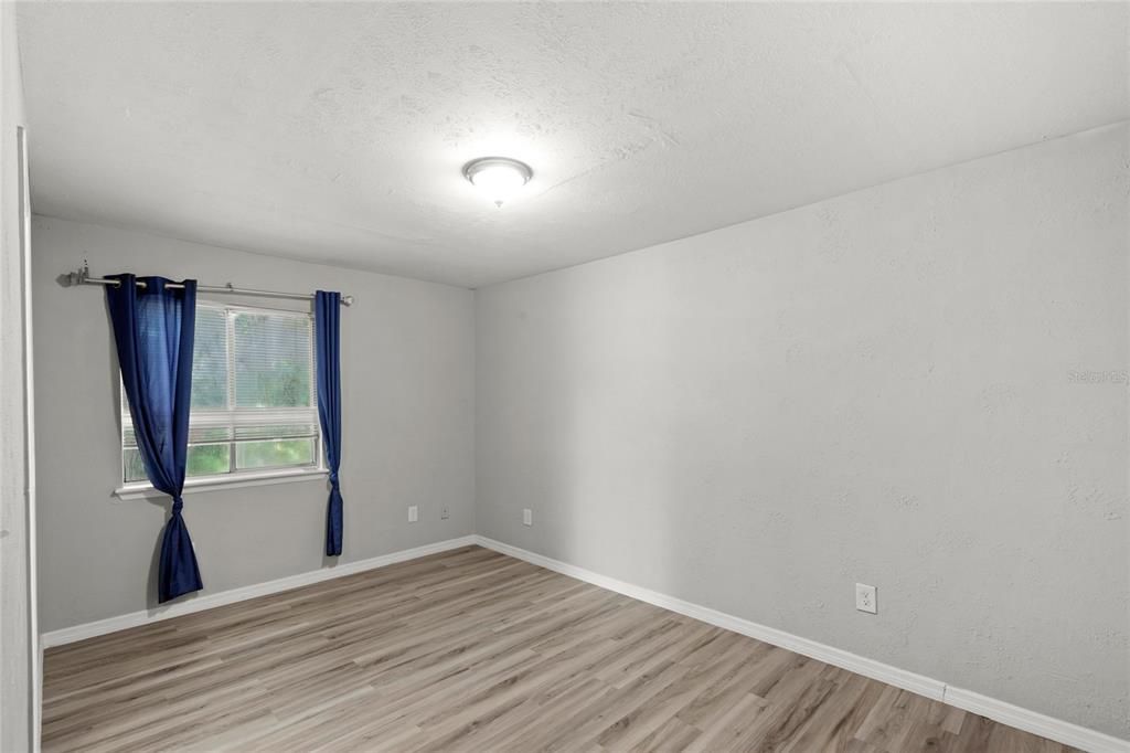 Active With Contract: $100,000 (2 beds, 1 baths, 1164 Square Feet)