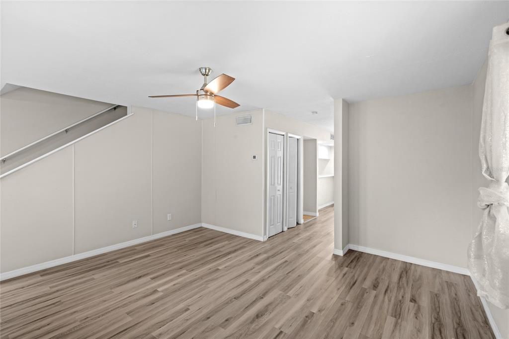 Active With Contract: $100,000 (2 beds, 1 baths, 1164 Square Feet)