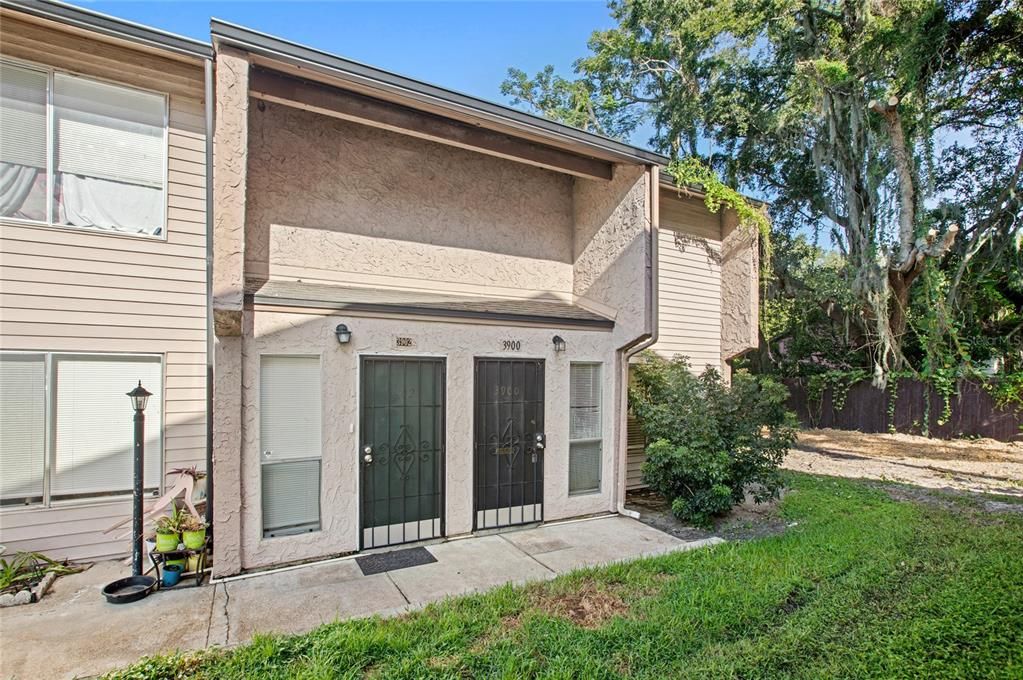 Active With Contract: $100,000 (2 beds, 1 baths, 1164 Square Feet)