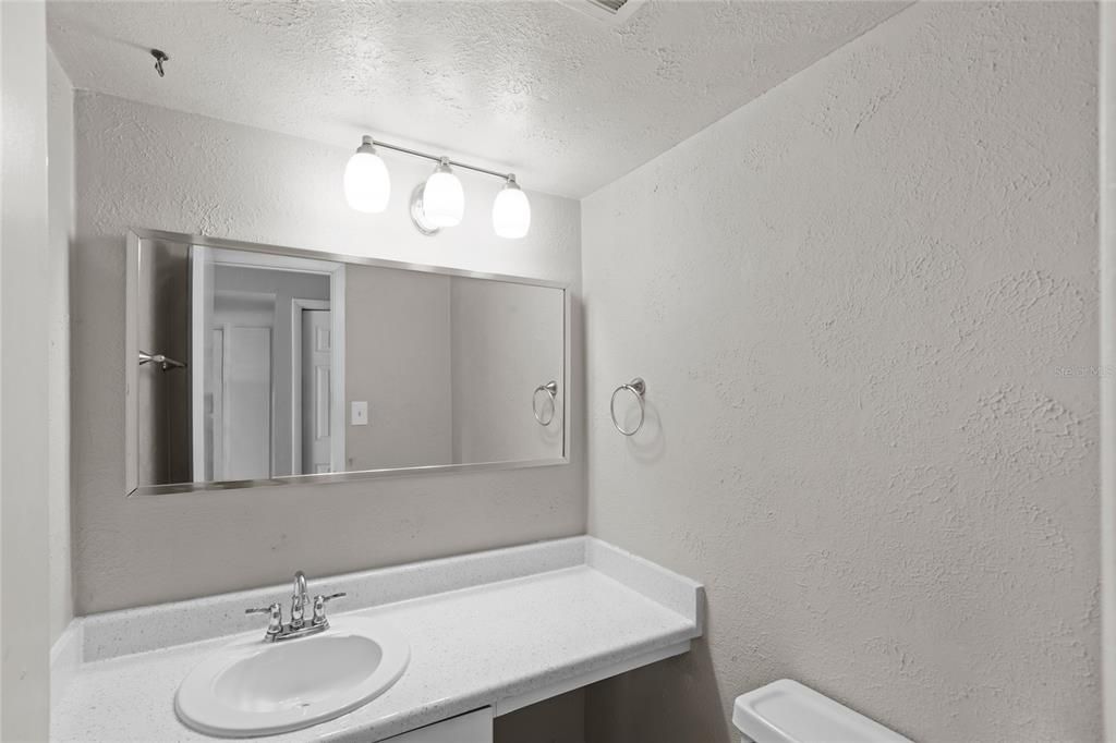 Active With Contract: $100,000 (2 beds, 1 baths, 1164 Square Feet)