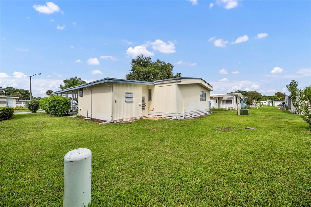 合同活跃: $129,900 (2 贝兹, 2 浴室, 1368 平方英尺)