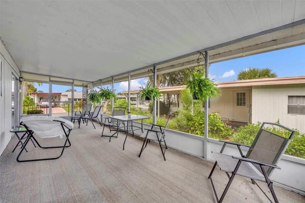 合同活跃: $129,900 (2 贝兹, 2 浴室, 1368 平方英尺)