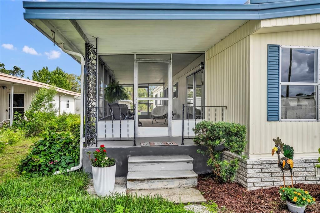 合同活跃: $129,900 (2 贝兹, 2 浴室, 1368 平方英尺)